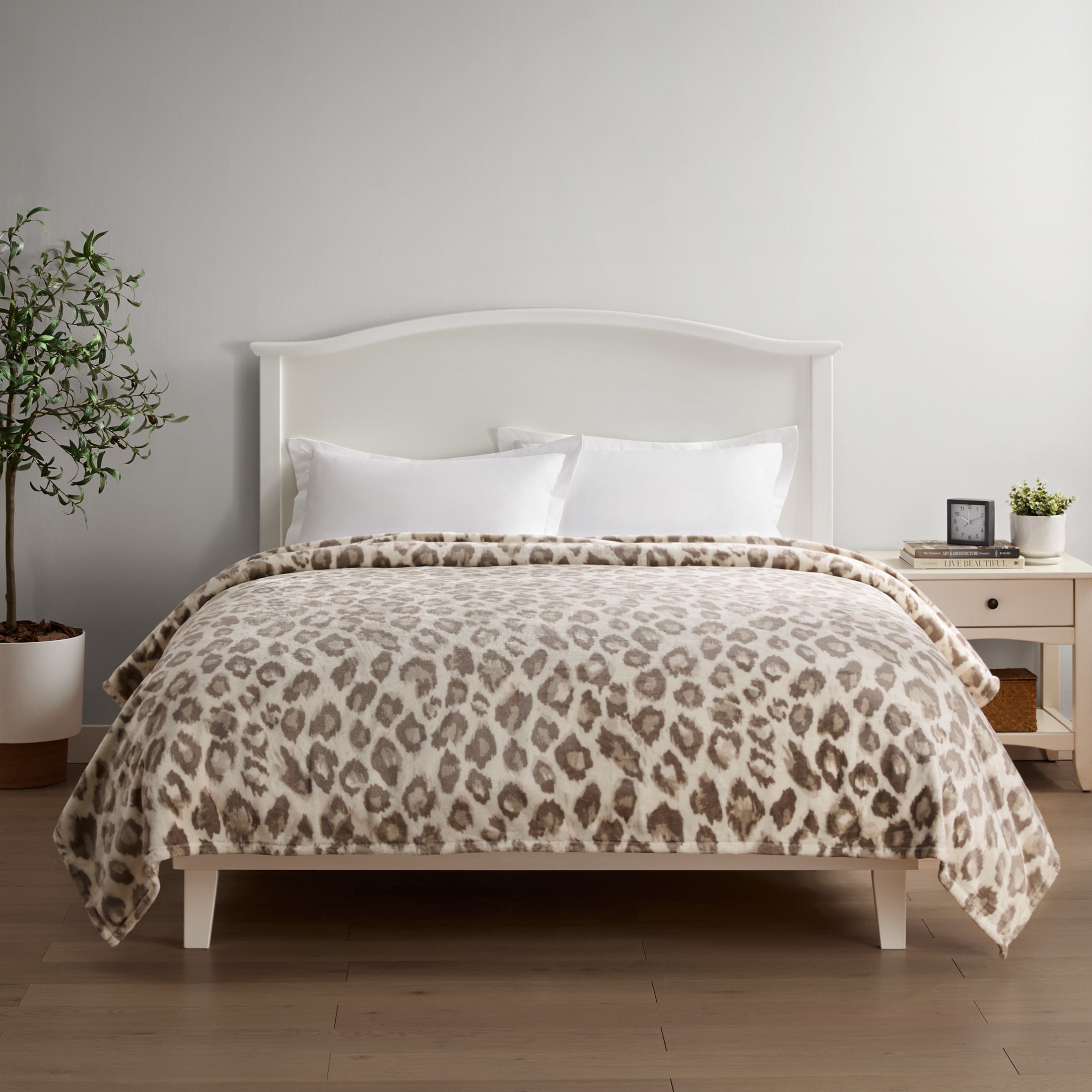Mainstays Super Soft Velvet Plush Bed Blanket, Leopard, Full/Queen Size