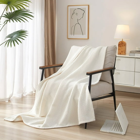 Mainstays Reversible Cozy Boucle Chenille Plush Throw, Vanilla 50" x 70"