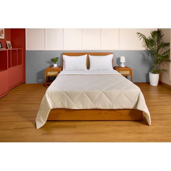Mainstays Full/Queen Comforter, All-Season Reversible Microfiber, Beige / Ivory