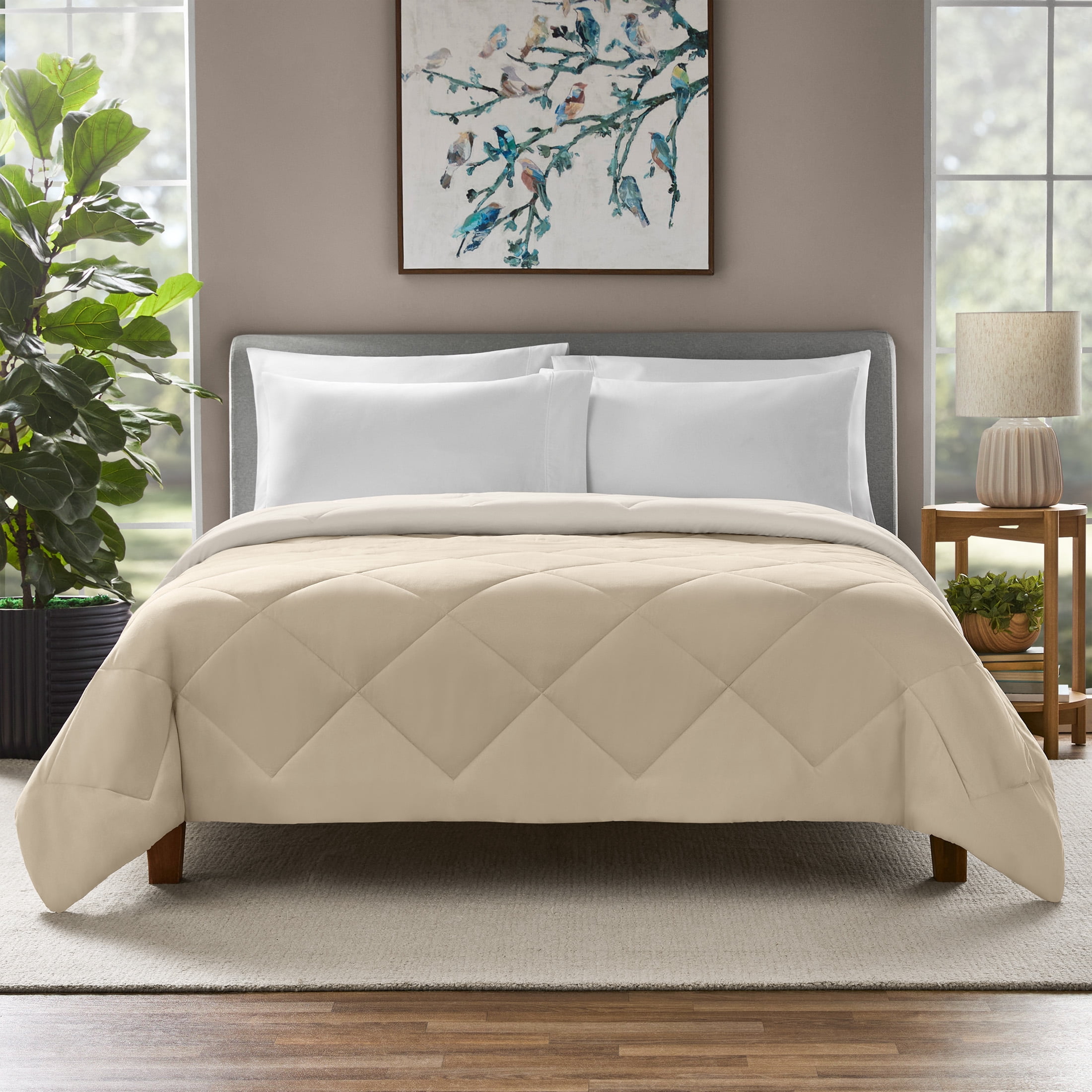 Mainstays King Comforter, All-Season Reversible Microfiber, Beige / Ivory