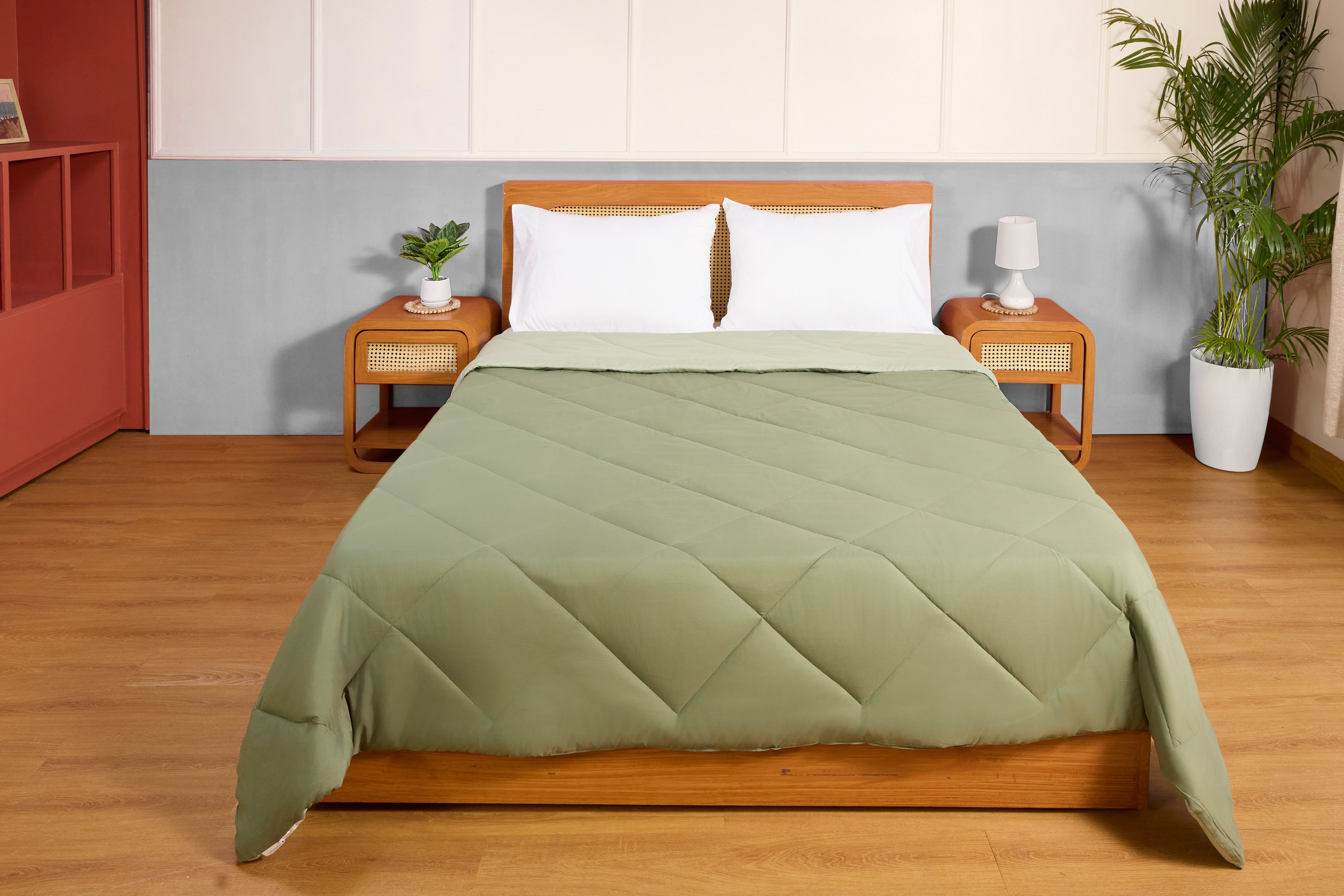 Mainstays Full/Queen Comforter, All-Season Reversible Microfiber, Dark Green