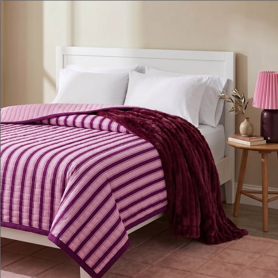 Mainstays Pink Striped Reversible Quilt, Full/Queen, 86" x 90"