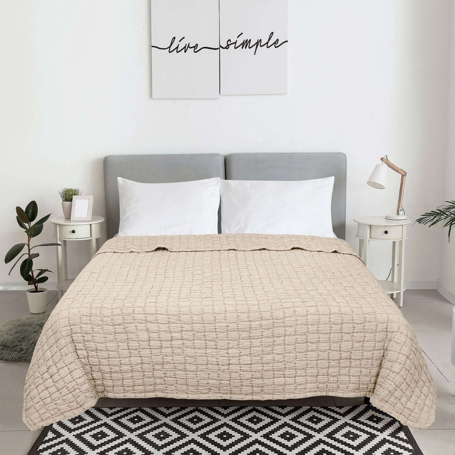 Mainstays Check Matelasse Quilt, Beige, King