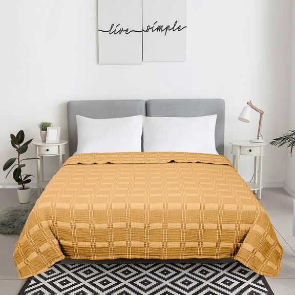 Mainstays Cloud Matelasse Quilt, Brown Butter Yellow, Full/Queen
