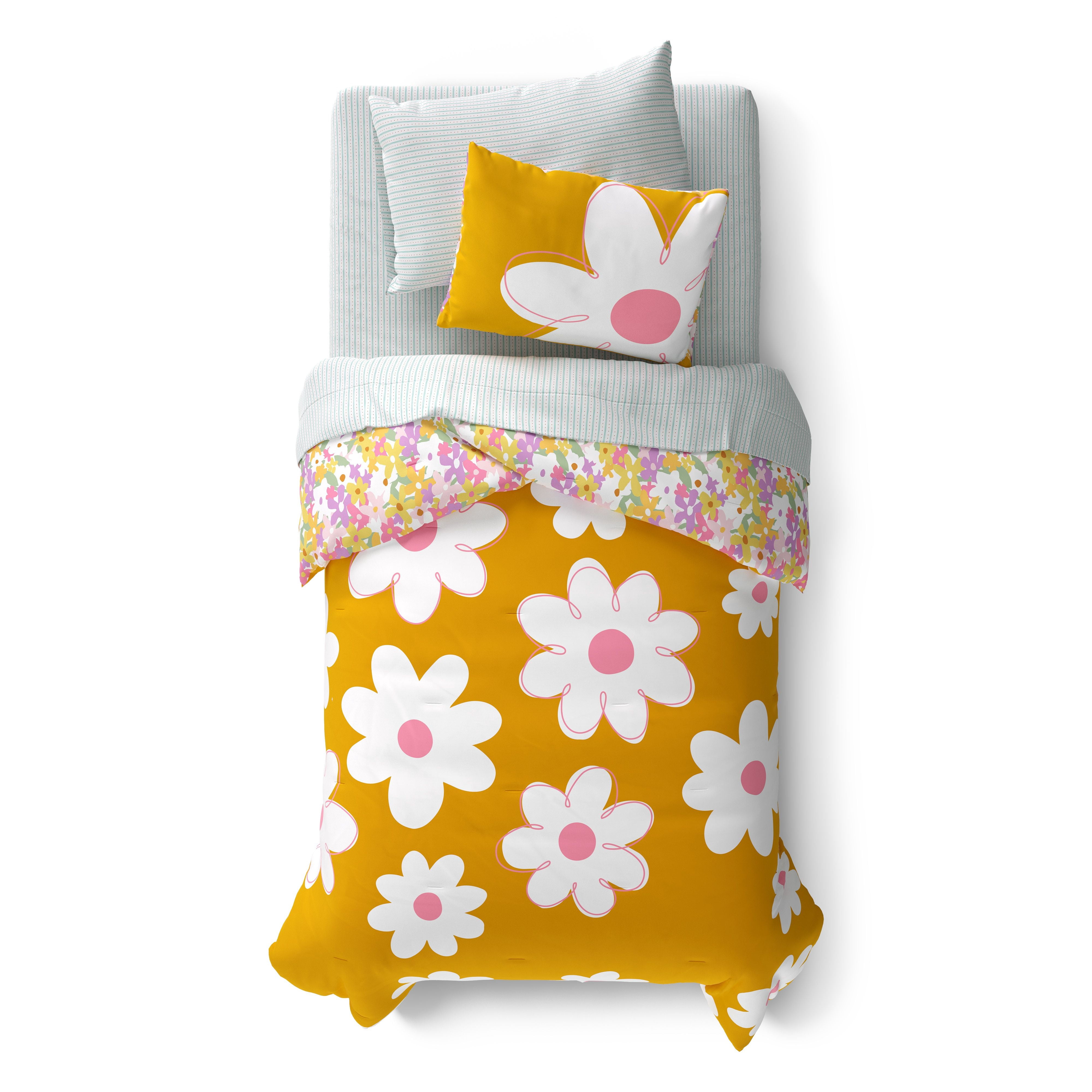 Mainstays Kids Daisy Reversible Comforter Set with Sheets, Twin, 5 Pieces
