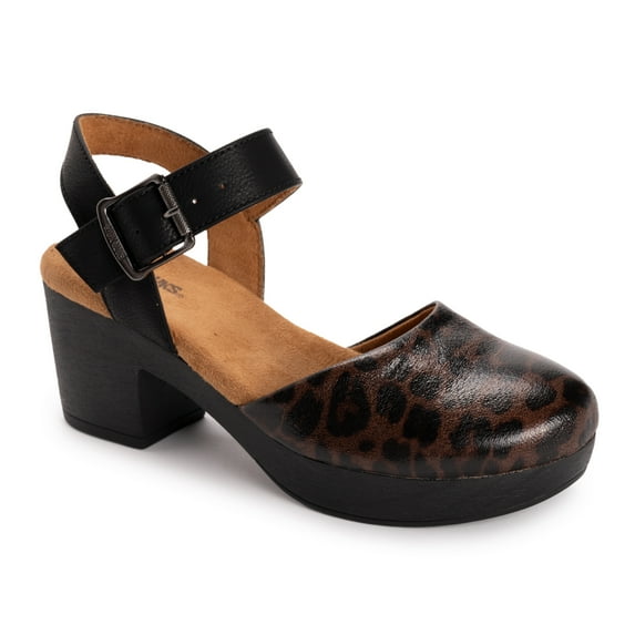 MUK LUKS Women's Merritt Closed Toe Quarter Strap Shoe