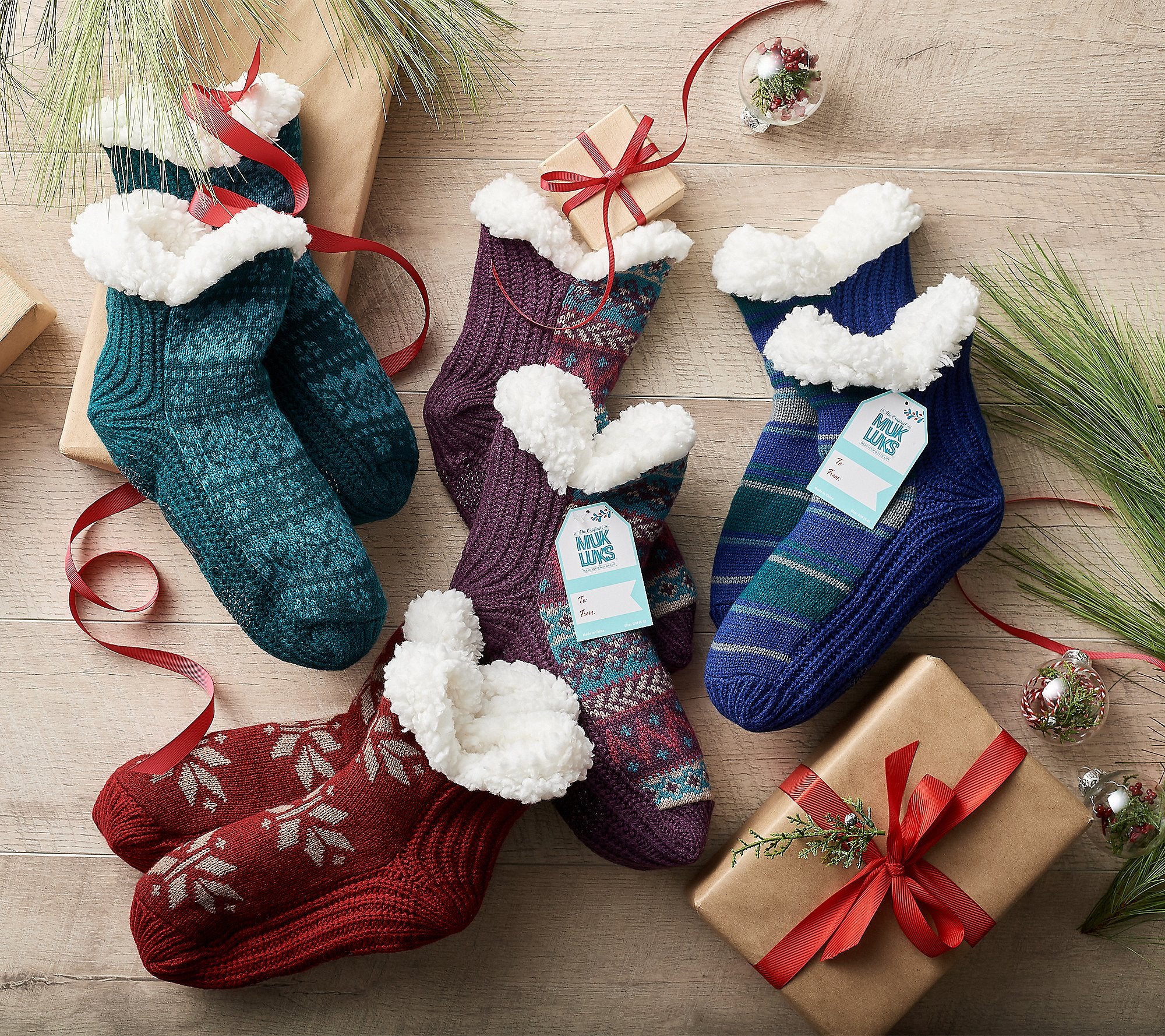 MUK LUKS of Aloe Infused Ankle Cabin Socks One Pair