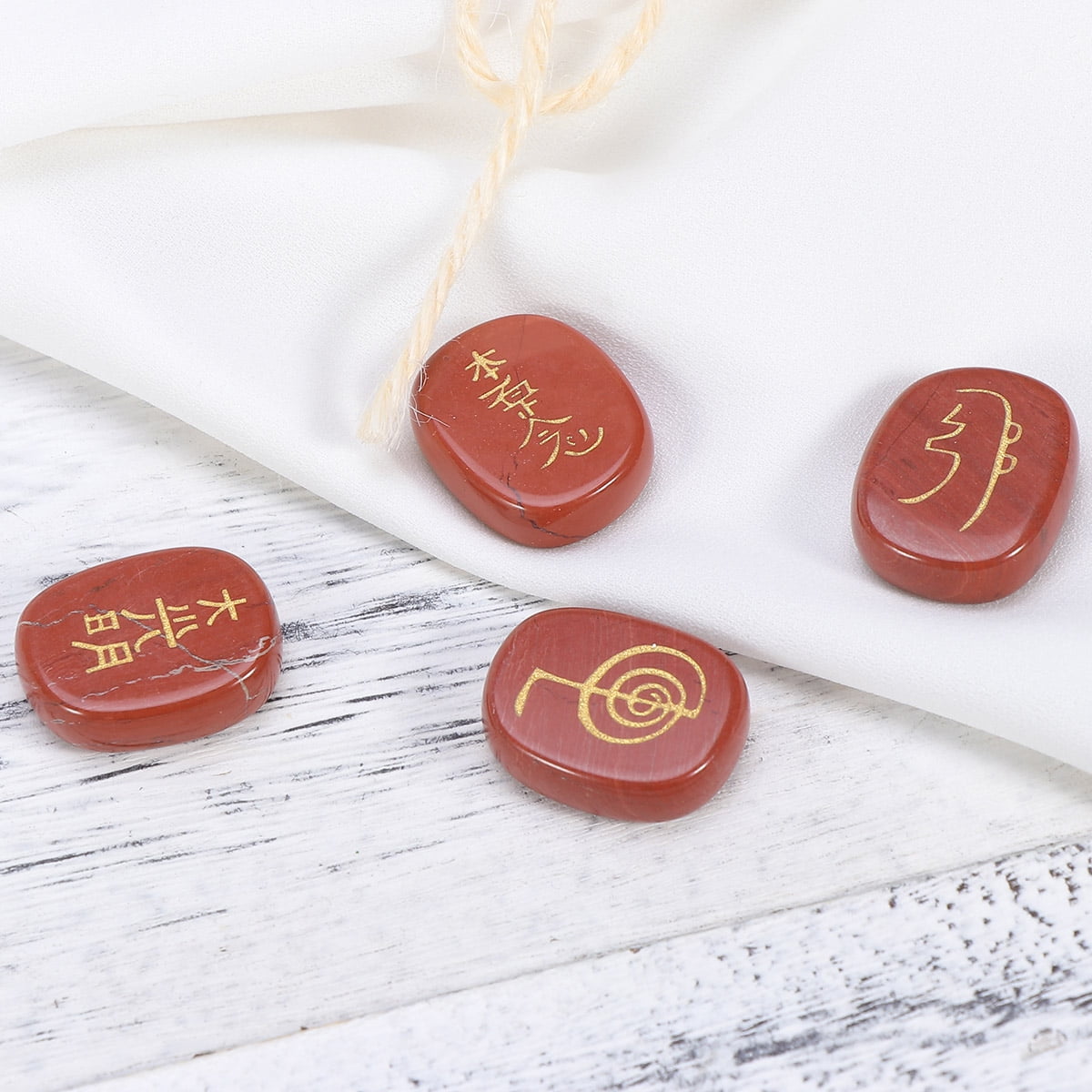 MUSEYA Natural Thumb Worry Stone Chakra Pendant Engraved Red