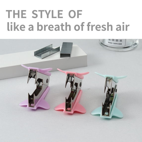 Macaron Color Mini Nail Puller, Portable Labor-Saving Staple Remover for Financial Office, Universal Lightweight Nail Remover Tool for Desk and Document Work, Compact Staple Puller, 2*2*1in, Pink