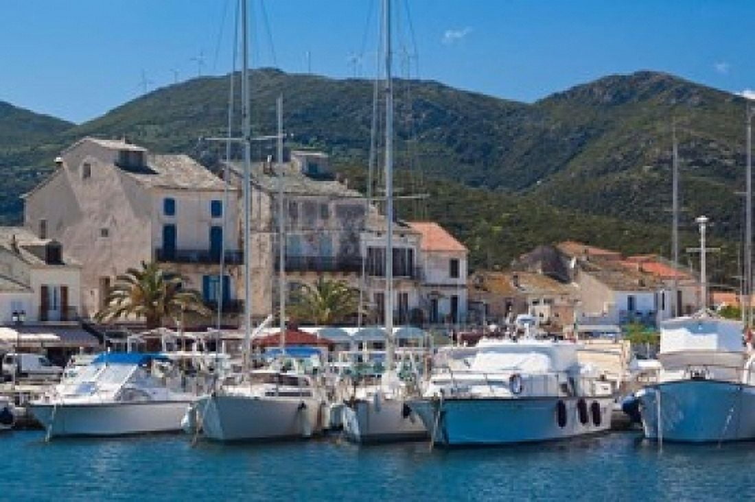 Macinaggio Harbor Canvas Art - Walter Bibikow DanitaDelimont (36 x 24)