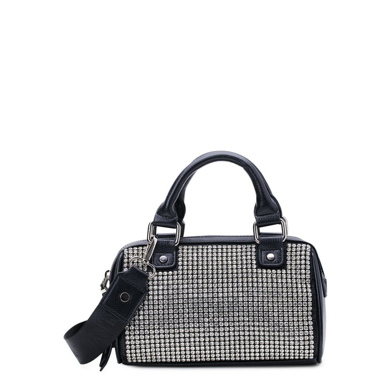 The Alma Chain Bag is a charming accessory that adds a touch of