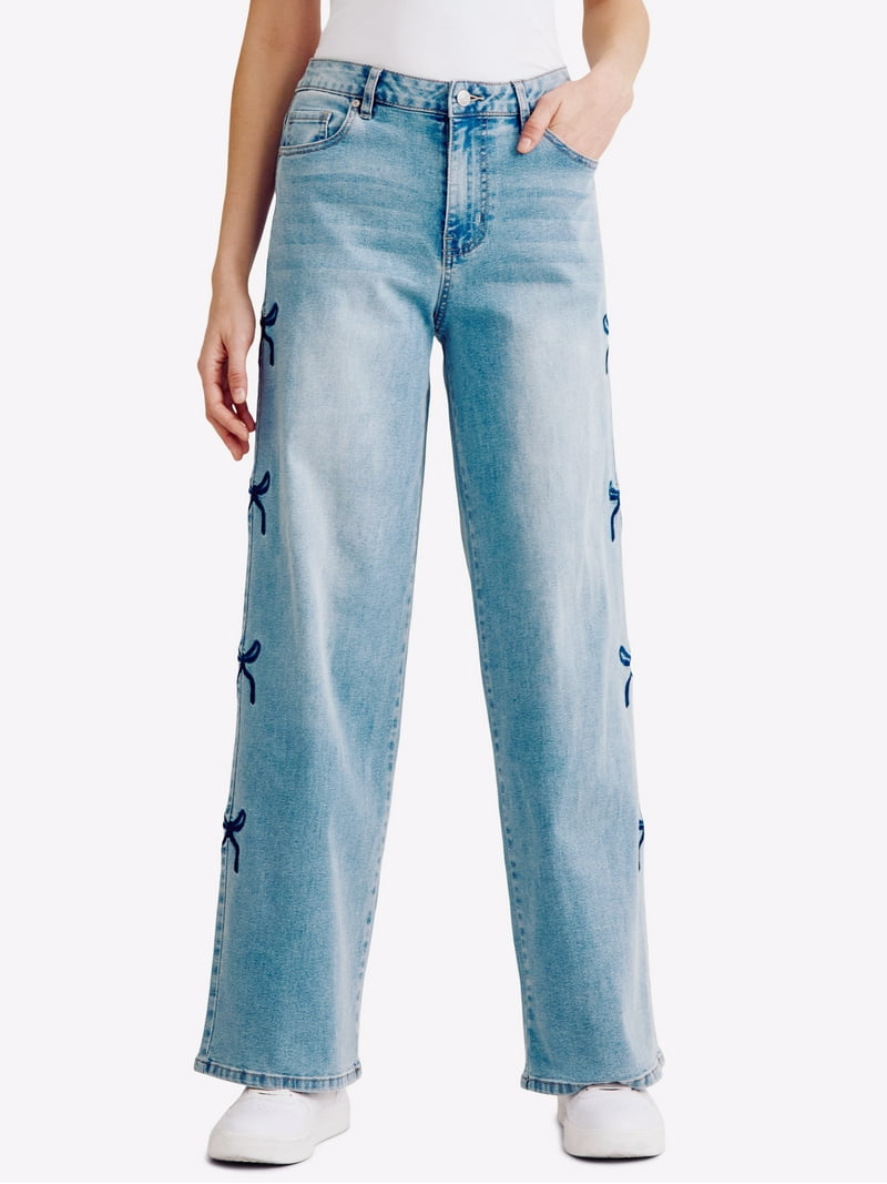 Madden NYC Women's Ultra 90s Fit Jeans with Bow Embroidery