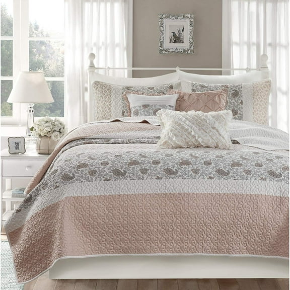 Madison Park 6 Piece Cotton Quilt Set with Throw Pillows in Blush King/Cal King