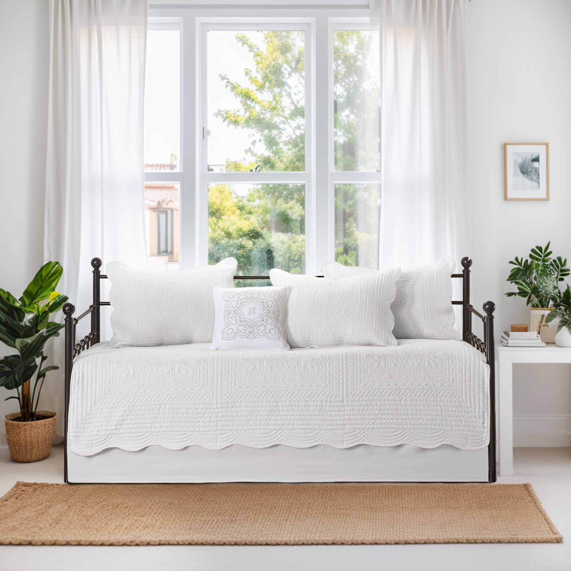 White Microfiber Reversible Daybed Quilt Set with Scalloped Edges
