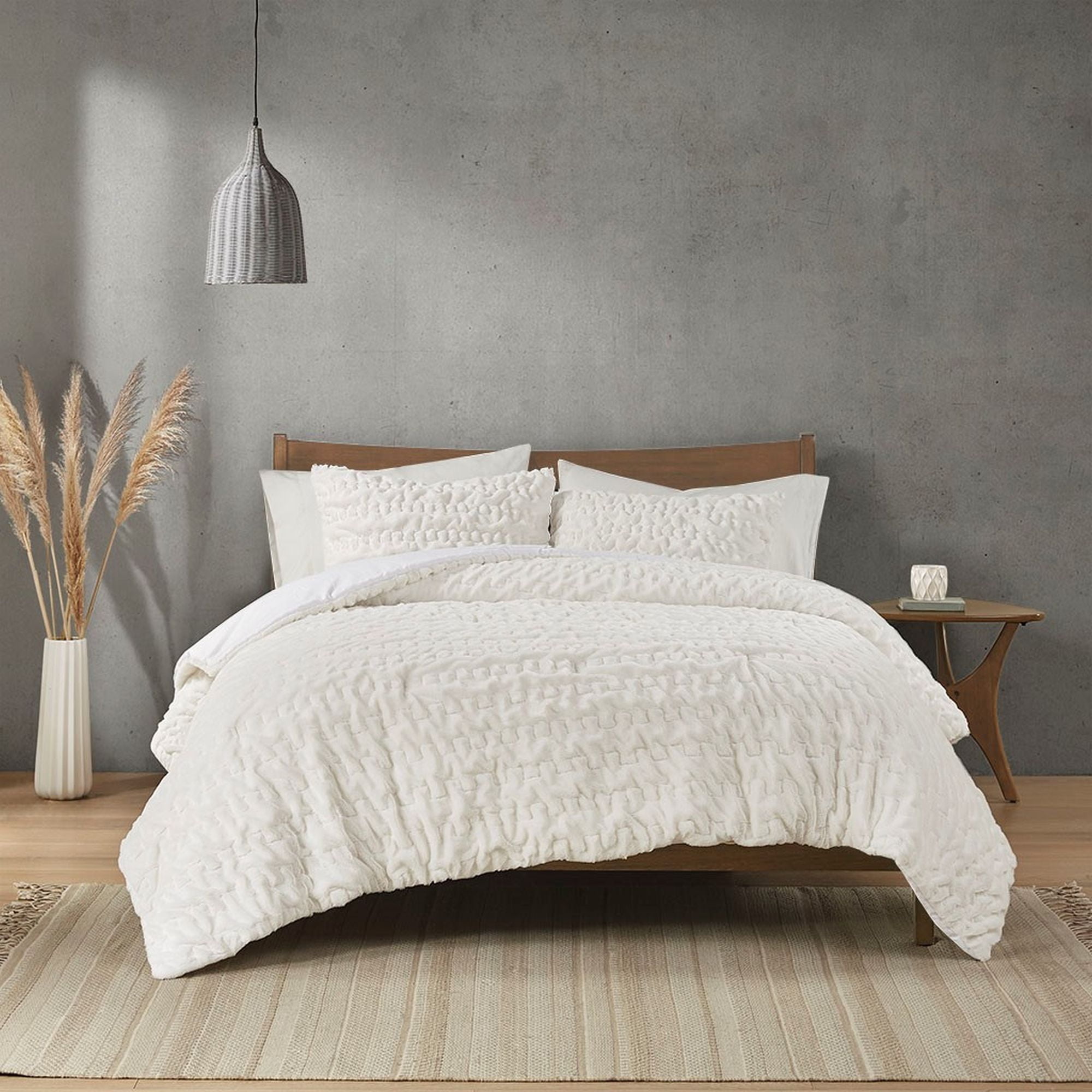 Ivory Ruched Faux Fur Full Comforter Set with Microfiber