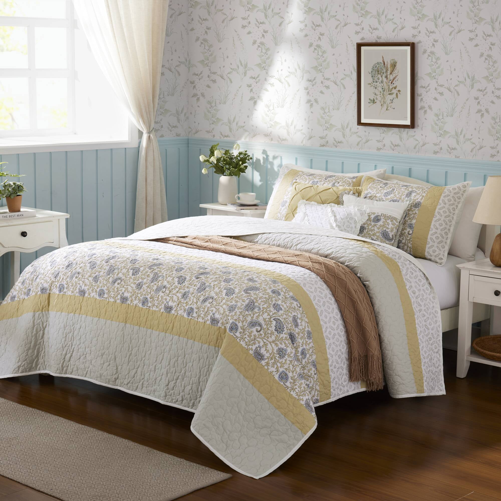 Yellow and White Full Cotton Reversible Quilt Set