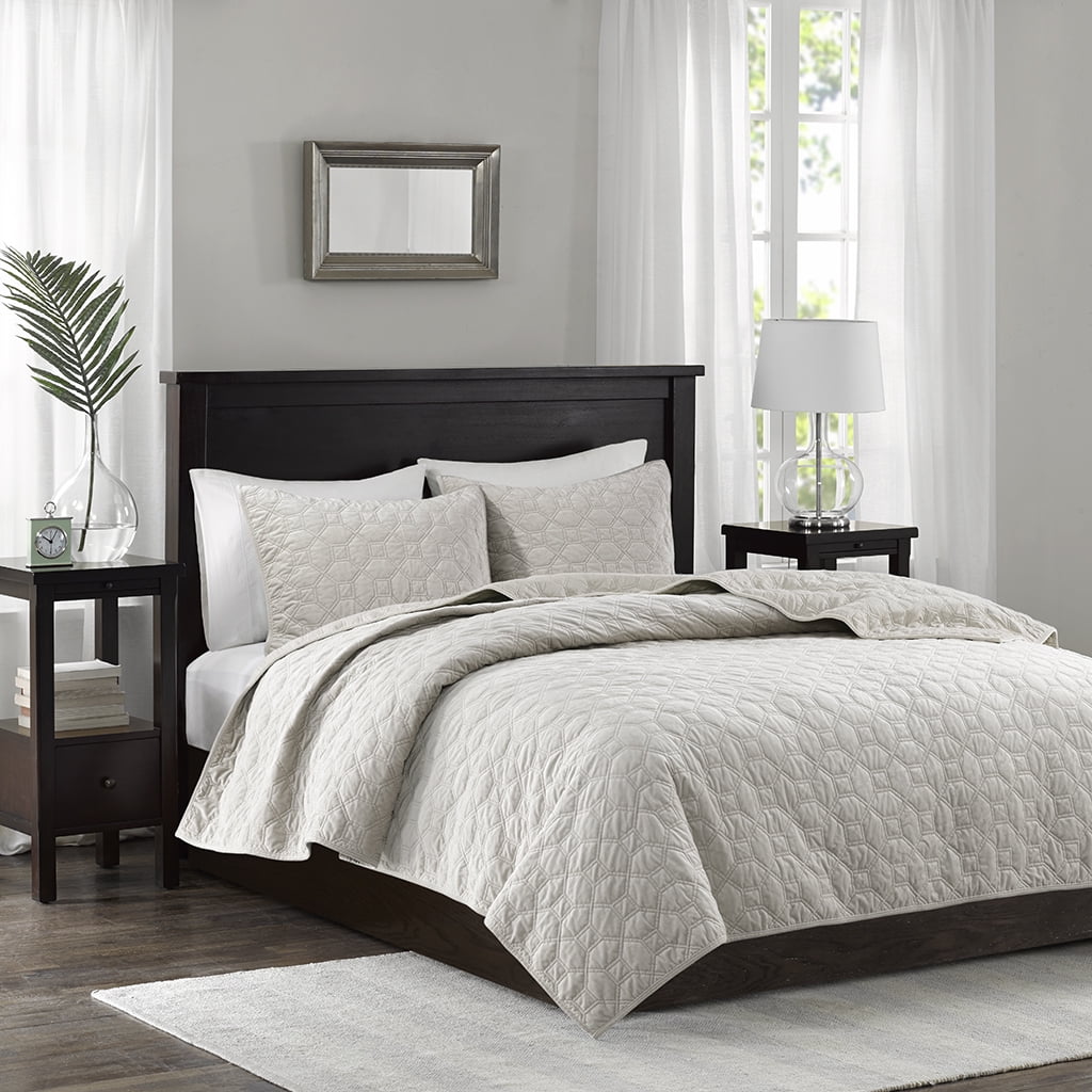 Ivory Velvet Reversible Full Quilt Set with Shams