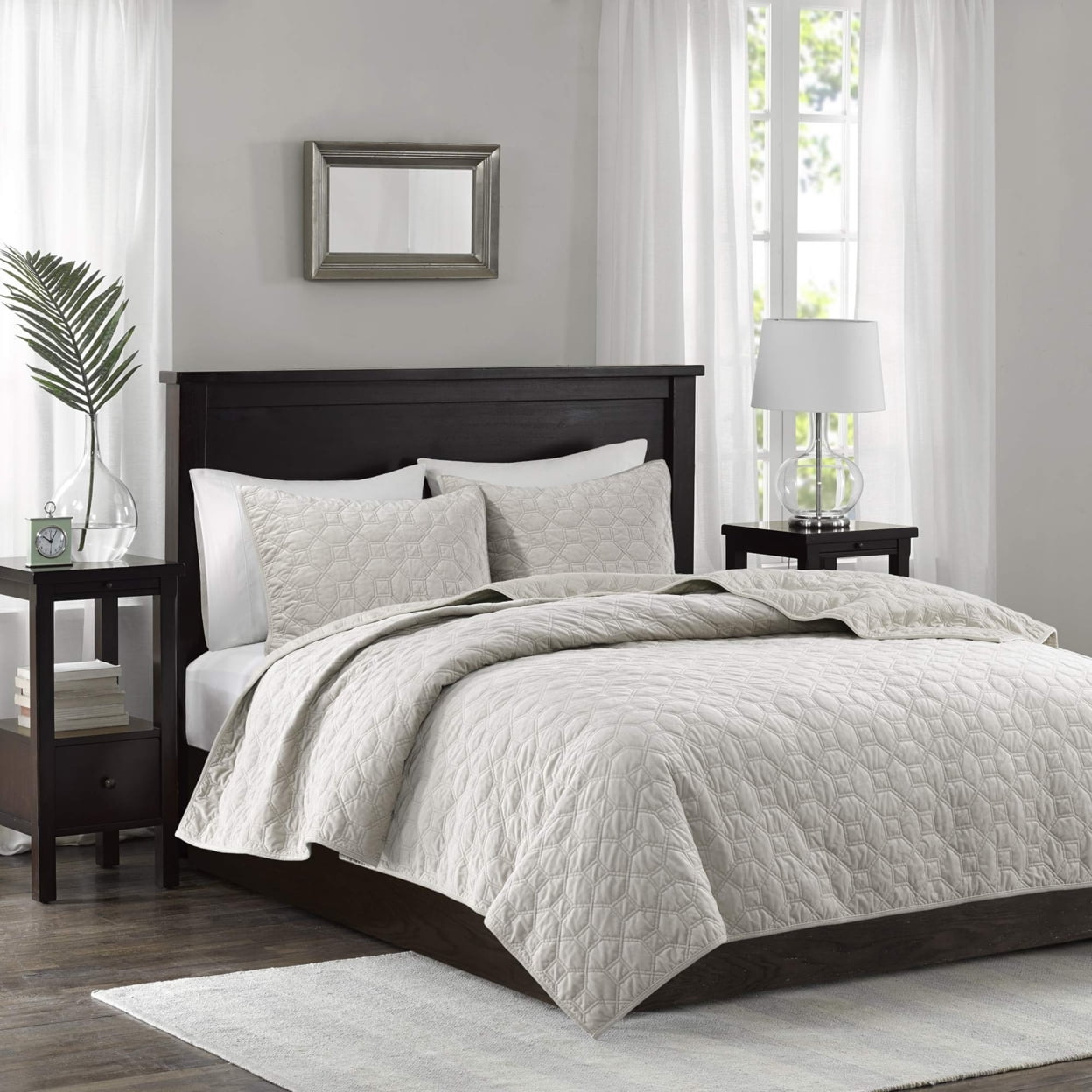 Ivory Velvet Reversible Full Quilt Set with Shams