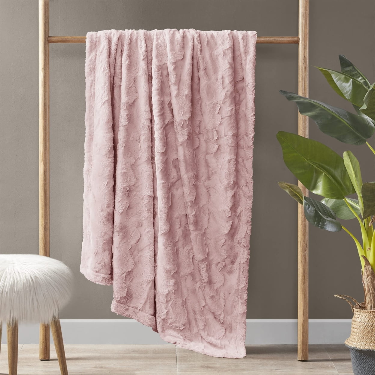 Luxurious Blush 60"x70" Reversible Faux Fur Throw Blanket