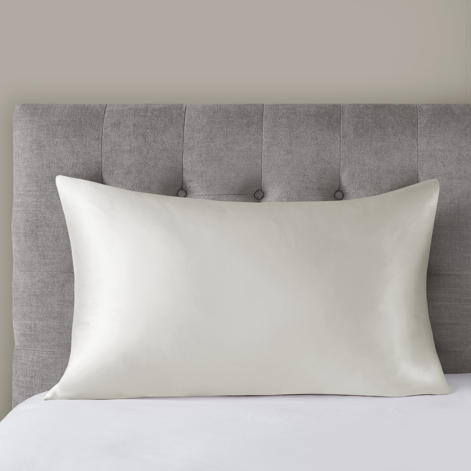 Ivory Mulberry Silk Standard Pillowcase with Zipper Closure