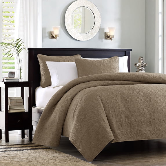 Madison Park Quebec Transitional Fabric Reversible Quilt Set in Mocha Brown