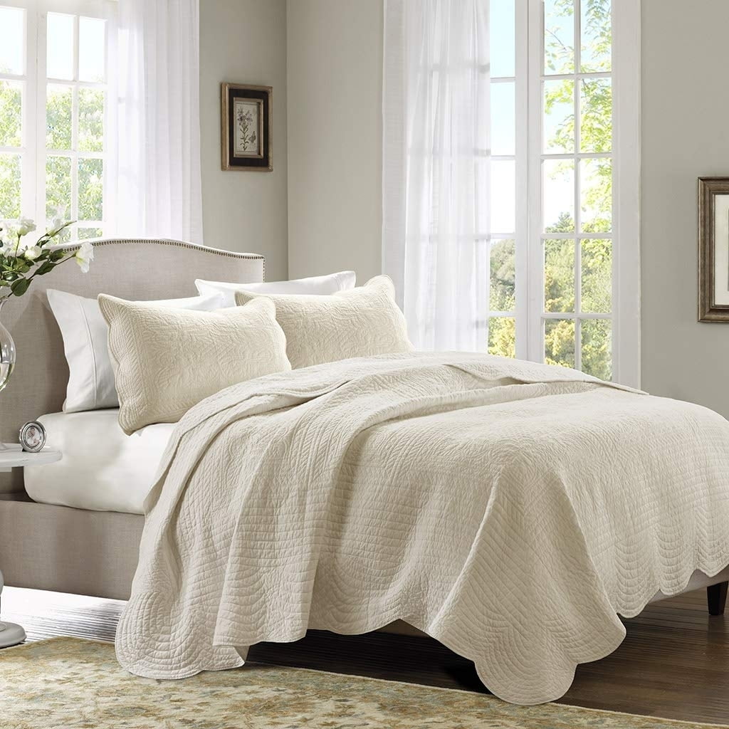 Beige King Microfiber Reversible Quilt Set with Scalloped Edges