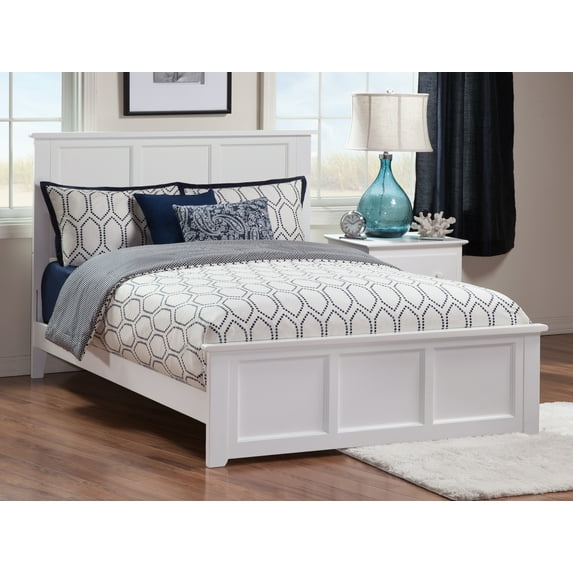 Madison Traditional Bed with Matching Foot Board in White