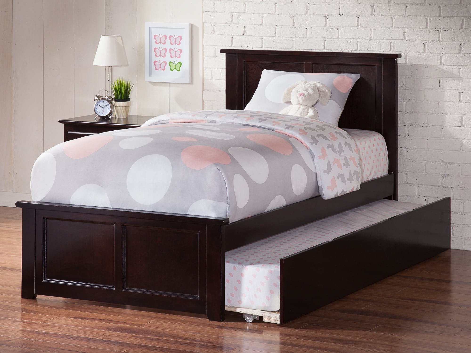 Atlantic furniture madison platform bed with matching outlet foot board with twin size urban trundle bed