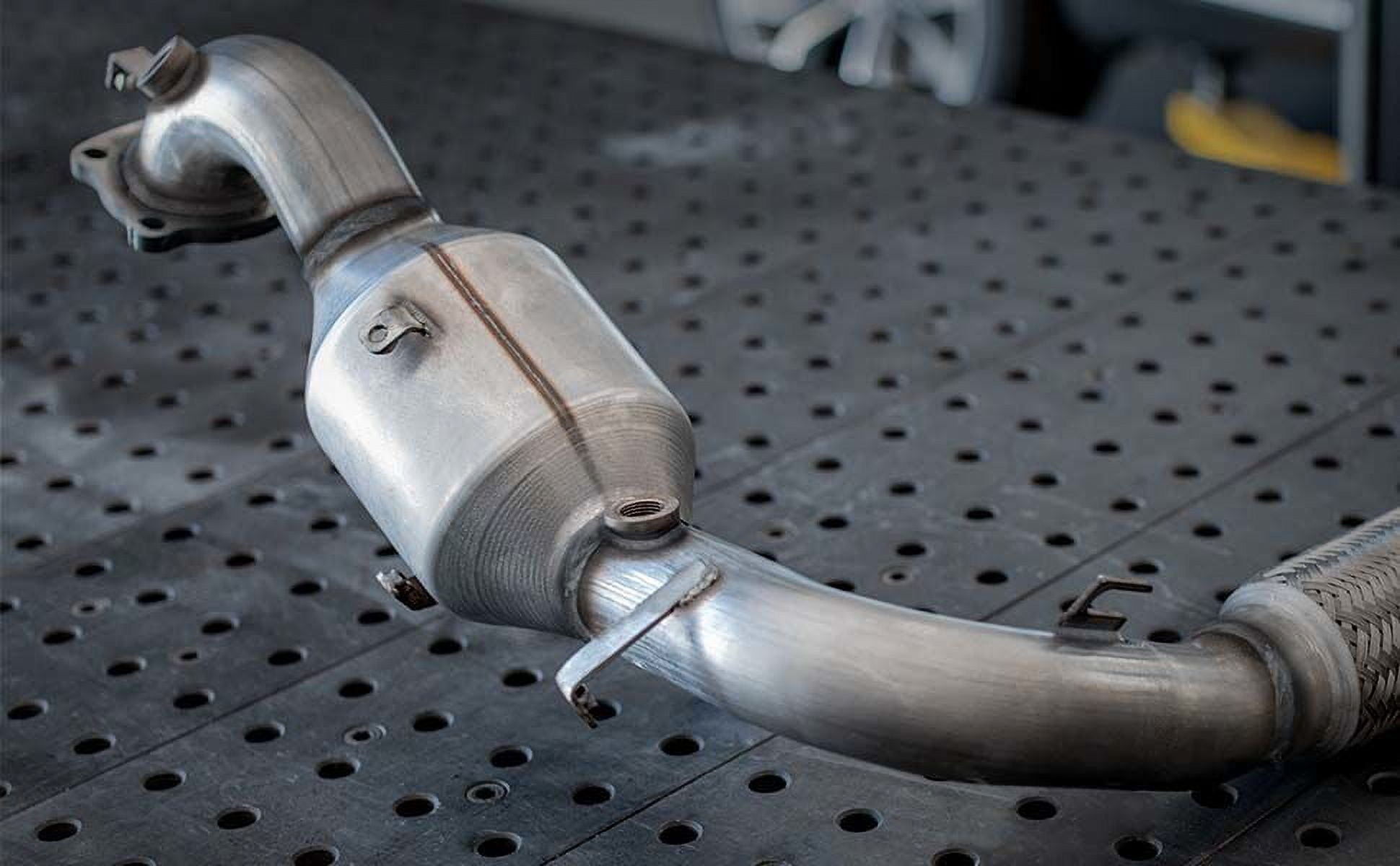 MagnaFlow 452021 Exhaust Manifold W/Integrated Catalytic Converter - California Fits select: 1999-2005 HYUNDAI SONATA, 2001-2006 KIA OPTIMA