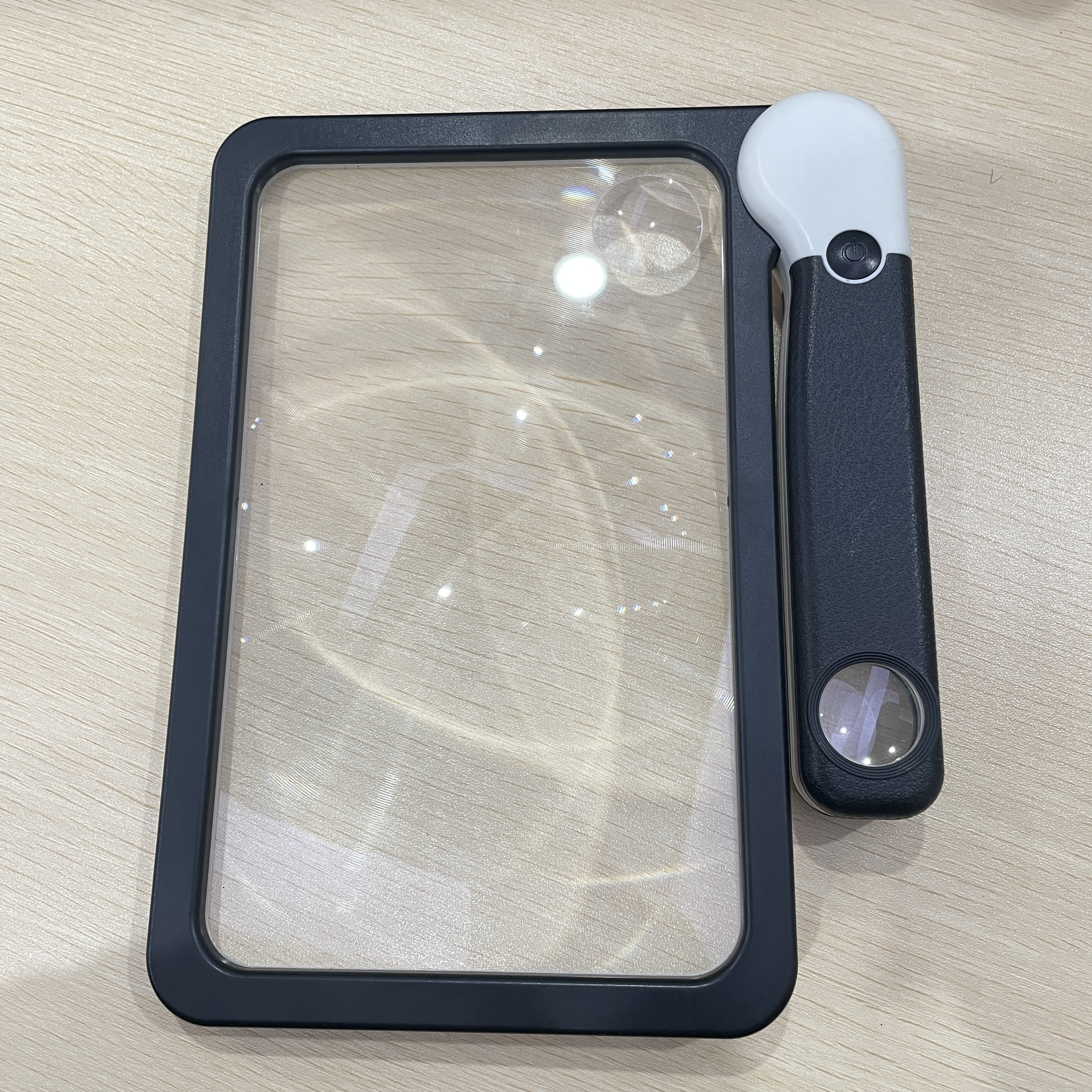 Magnifying Glass with 48 LED Lights Folding Handheld Magnifier for