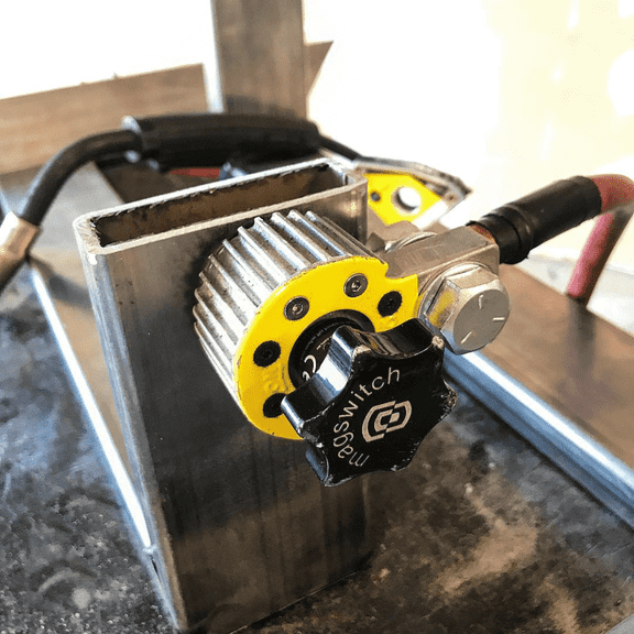 Magswitch 300 Amp Magnetic Welding Ground Base Clamp Holder for Welding Kit, Tools, Supplies and Accessories, Magnet Switch with On/Off Grounding Capabilities, (8100746)