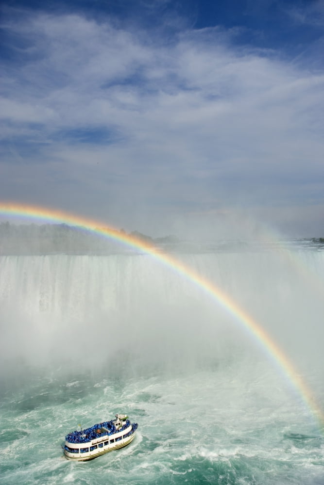 Maid Of The Mist At Horseshoe Falls Niagara Falls Ontario Canada Canvas Art - Darwin Wiggett Design Pics (11 x 17)