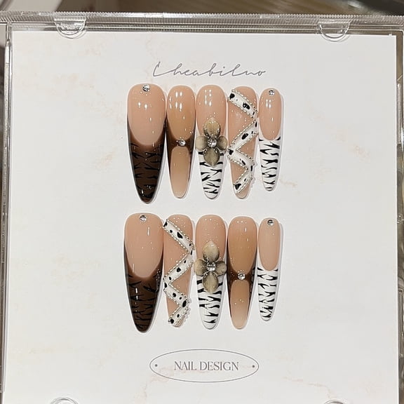 [Maillard's Butterfly] Sweet and cool Spice Girl wind chain strap zebra pattern French engraved armor