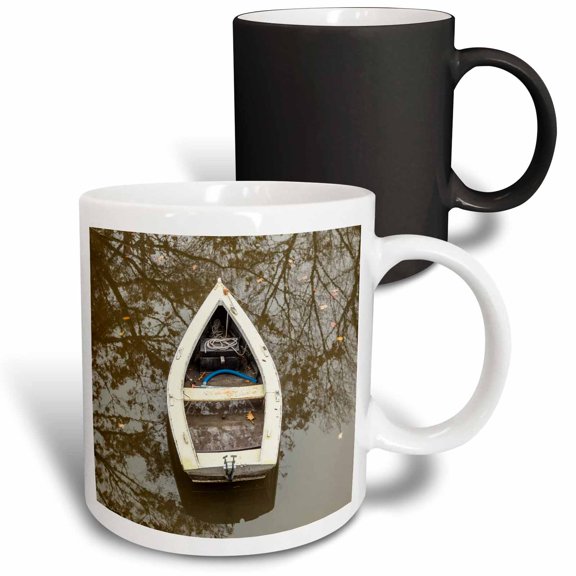 3drose, Maine Georgetown. Boat and Reflection., 11oz Magic Transforming Mug