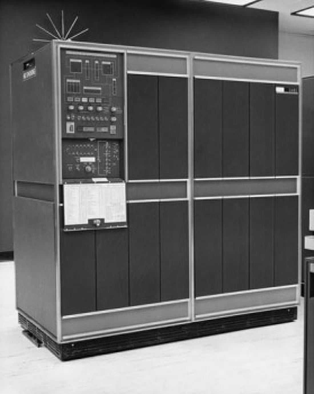 Mainframe in a computer lab Canvas Art - (18 x 24)