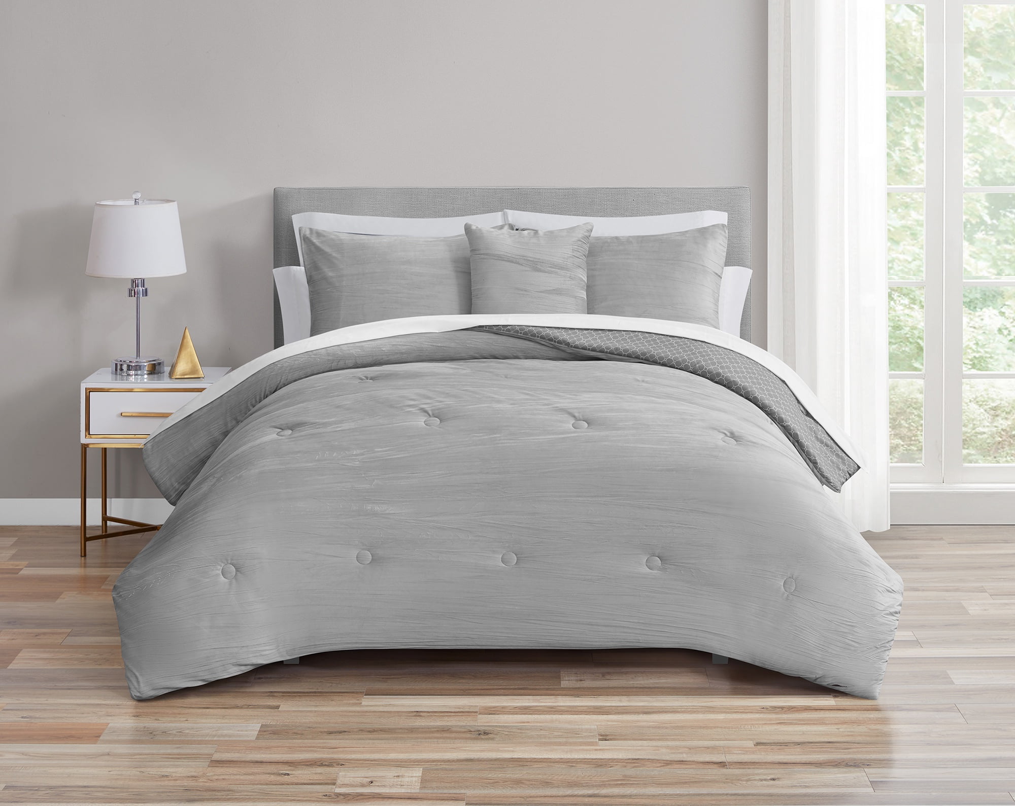 Mainstays 10 Piece Grey Crushed Velvet Bed in a Bag Comforter Set with Sheets, Full  (图1) Mainstays 10 Piece Grey Crushed Velvet Bed in a Bag Comforter Set with Sheets, Full  (图1)