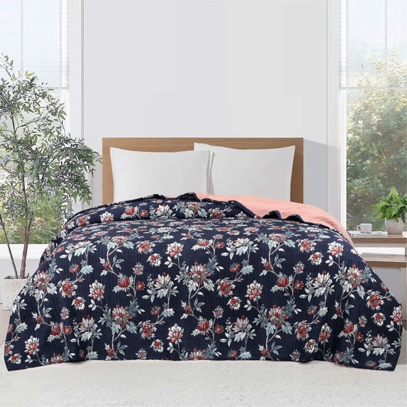 Mainstays 100% Cotton Matelasse Quilt, Full/Queen, Reversible, Navy Floral
