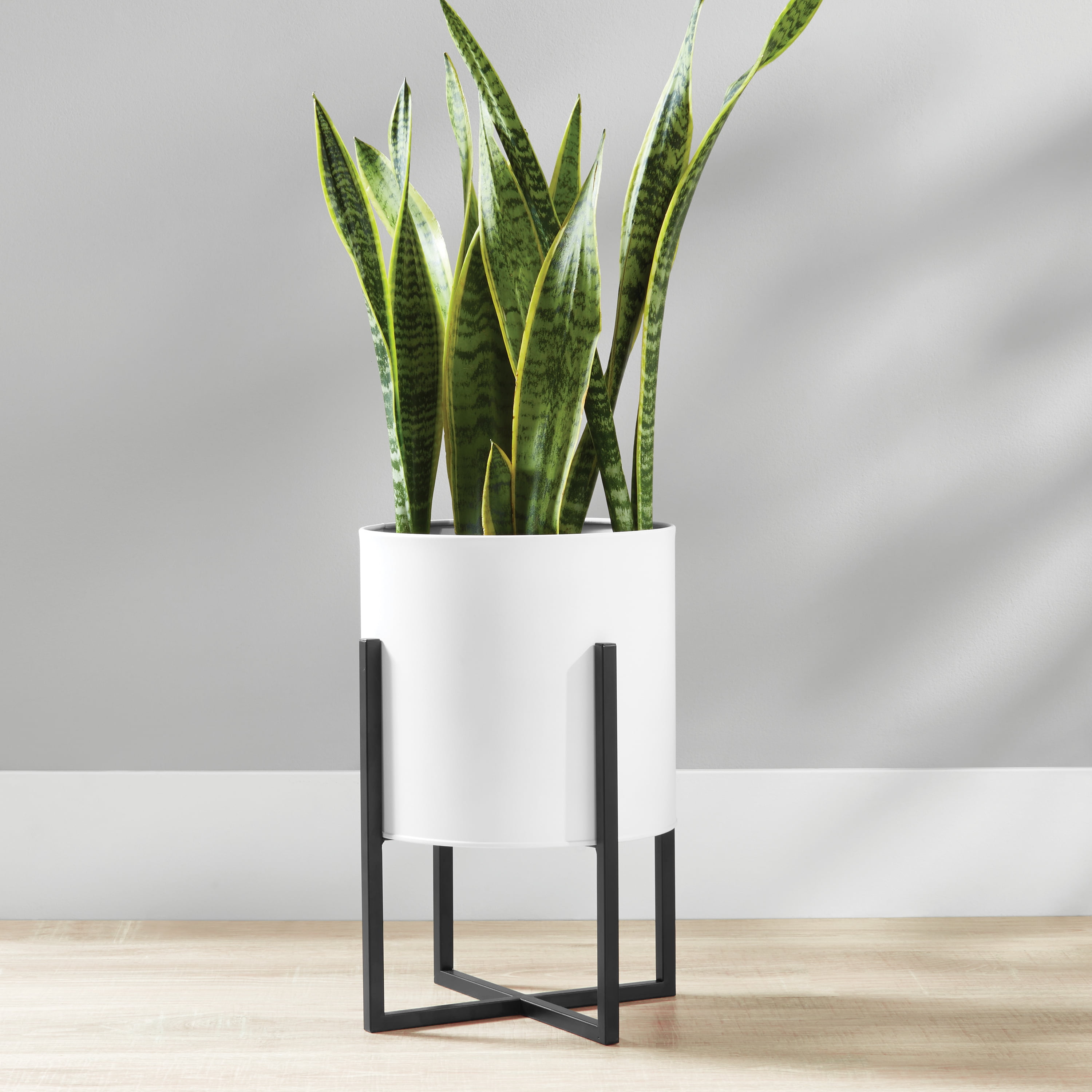 Mainstays 11 inch White Round Metal Planter with Black Metal Stand, 11 in Length x 15 in Height, Indoor