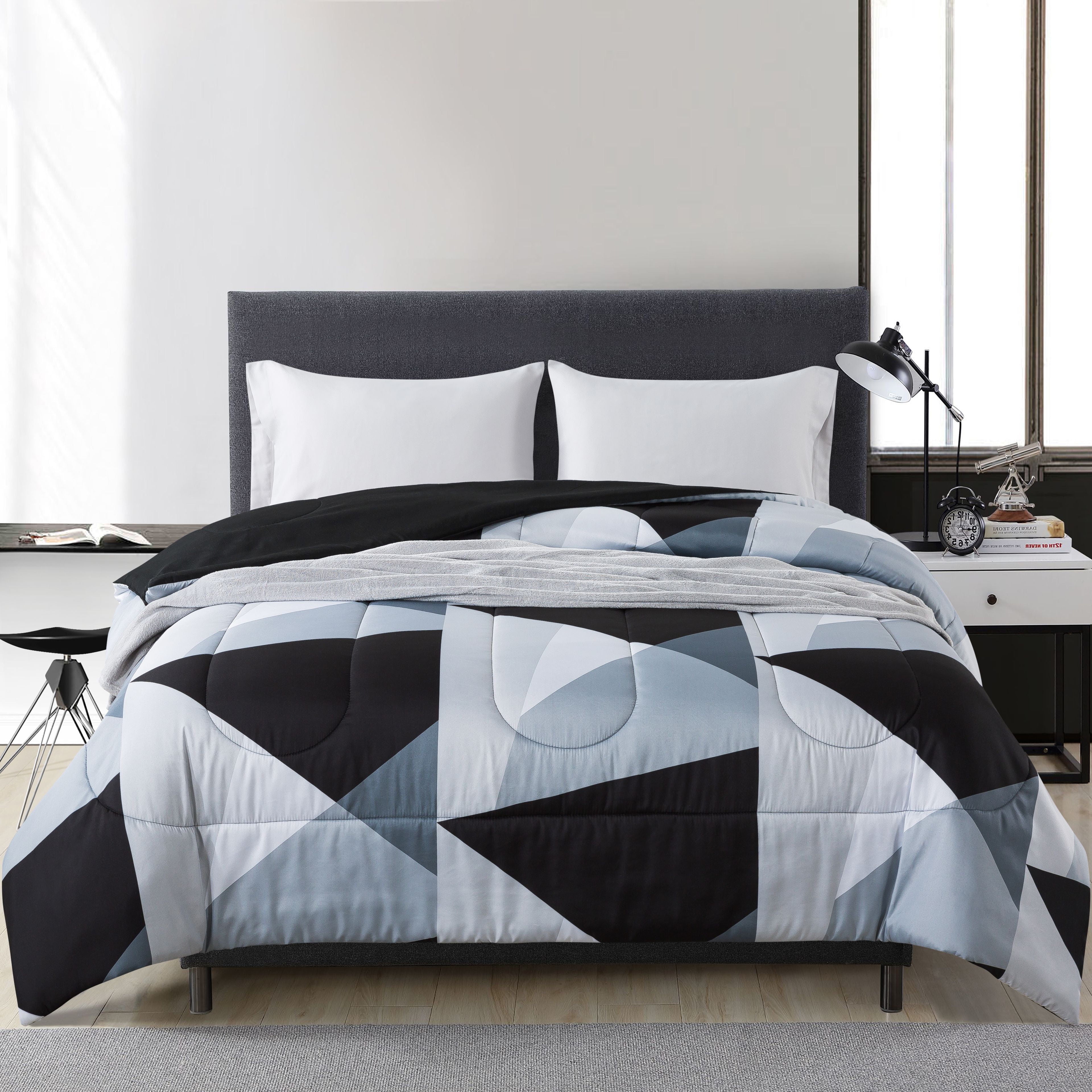 Mainstays 4 Piece Black and White Geometric Bed in a Bag, Twin Xl
