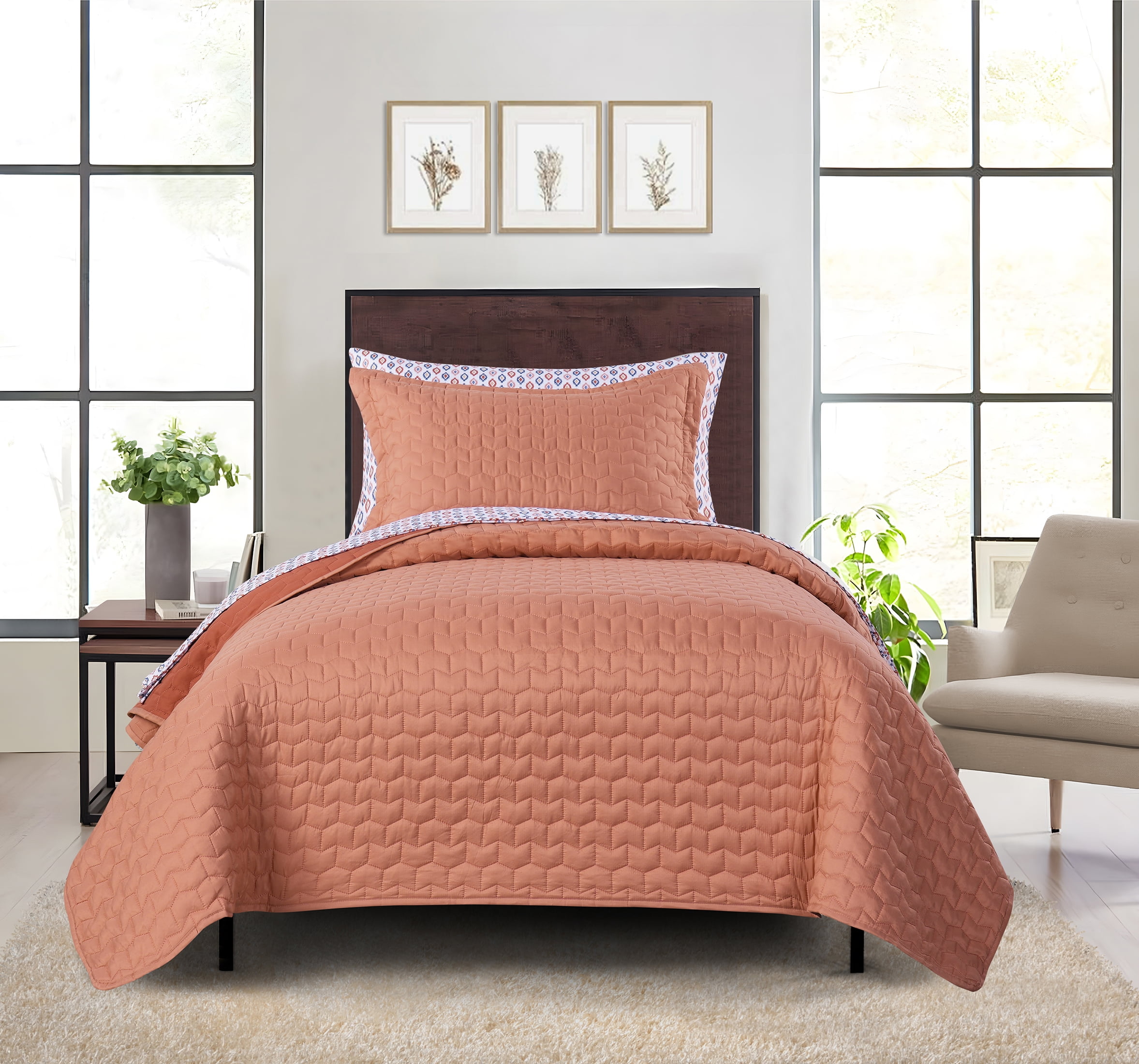 Mainstays 5 Piece Coral Reversible Quilt Set with Aztec Print Sheets, Twin-XL