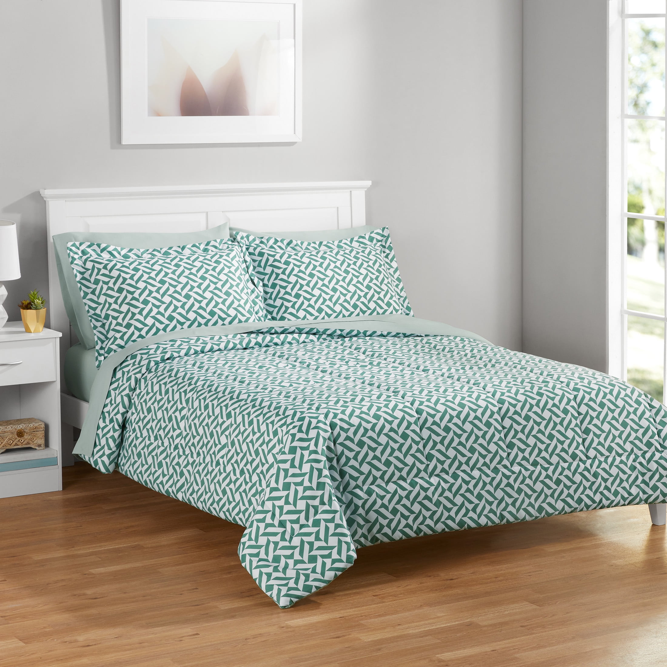 Mainstays Bed-in-a-Bag Comforter and Sheet Set, 7-Piece, King, Green Geo, Reversible