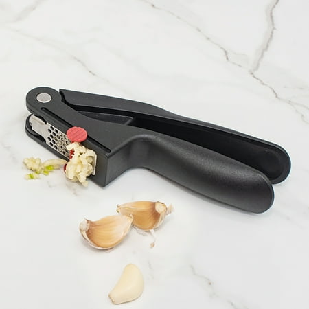 Mainstays 7 inch Ergonomic Lightweight Black Garlic Press with Built in Slider and Metal Plate.