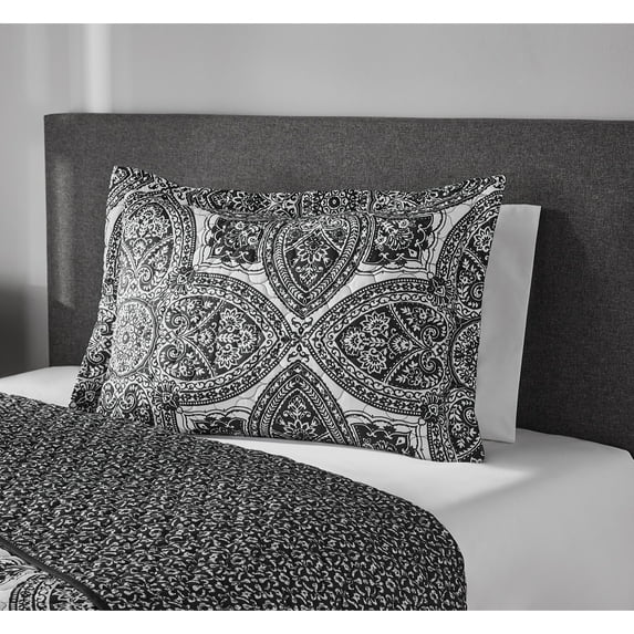 Mainstays Black & White Medallion 100% Polyester Pillow Shams, King - Reversible (2 Count)