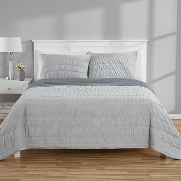 Mainstays Crystal Mink Velvet Reversible Adult Quilt, Zig Zag Stripe, Grey, Full/Queen