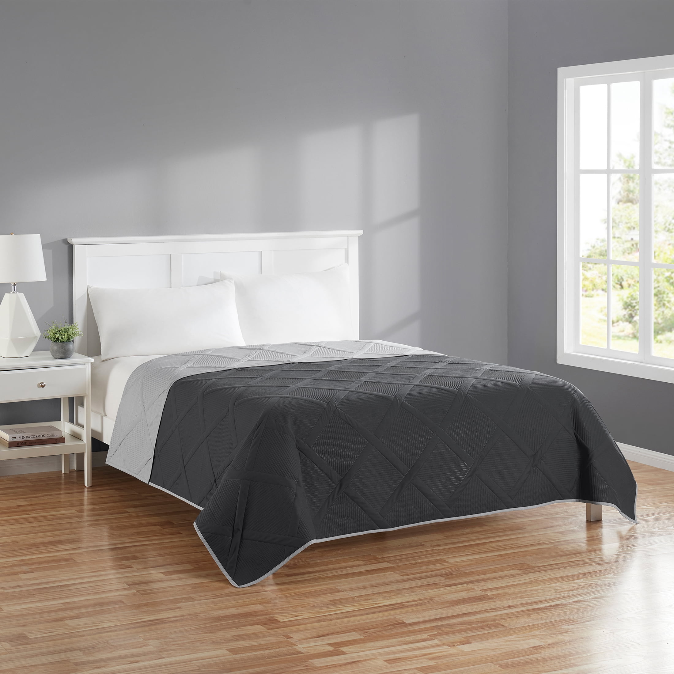 Mainstays Solid Diamond Pinsonic Reversible Quilt, Grey, Full/Queen, Soft Wash Microfiber, All Ages