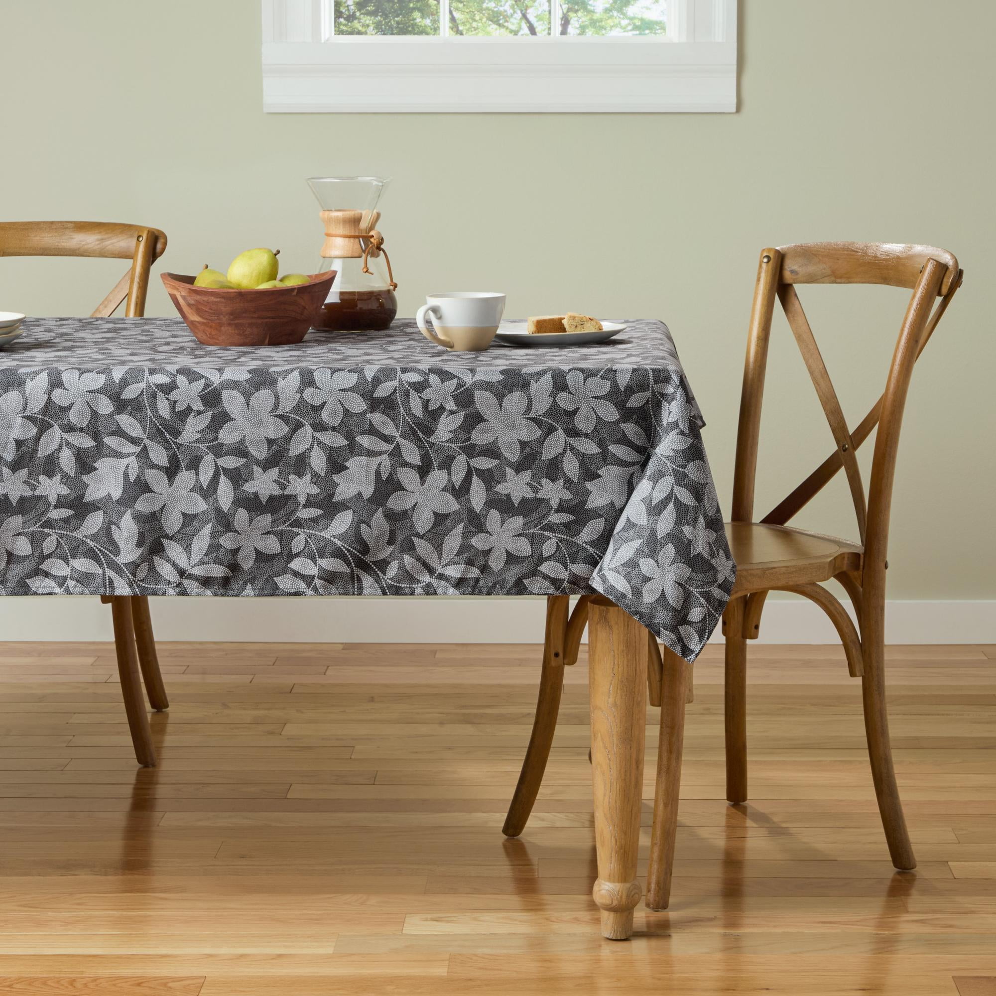 Mainstays Dot Botanical Fabric Tablecloth, Black, 60"x84"