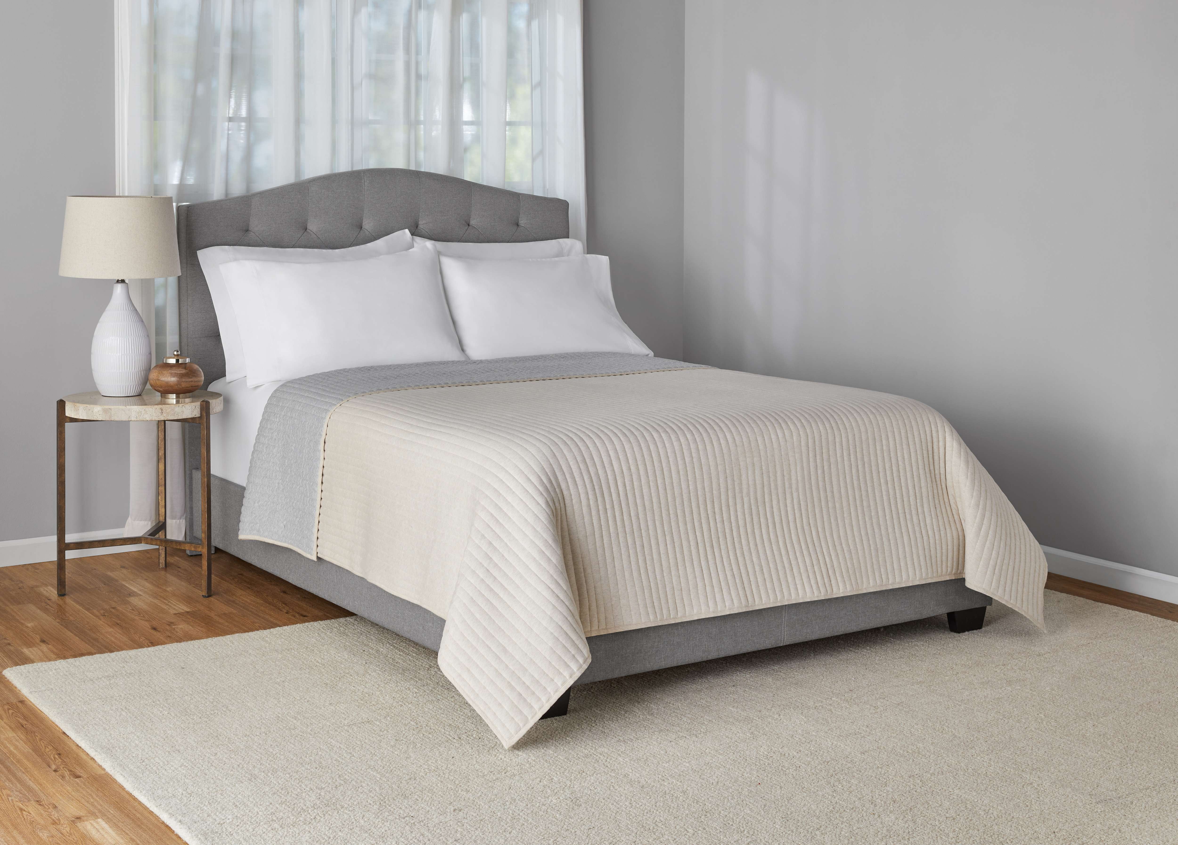 Mainstays Jersey Quilt Bedding Jersey Knitted Weave King - Reversible, Breathable