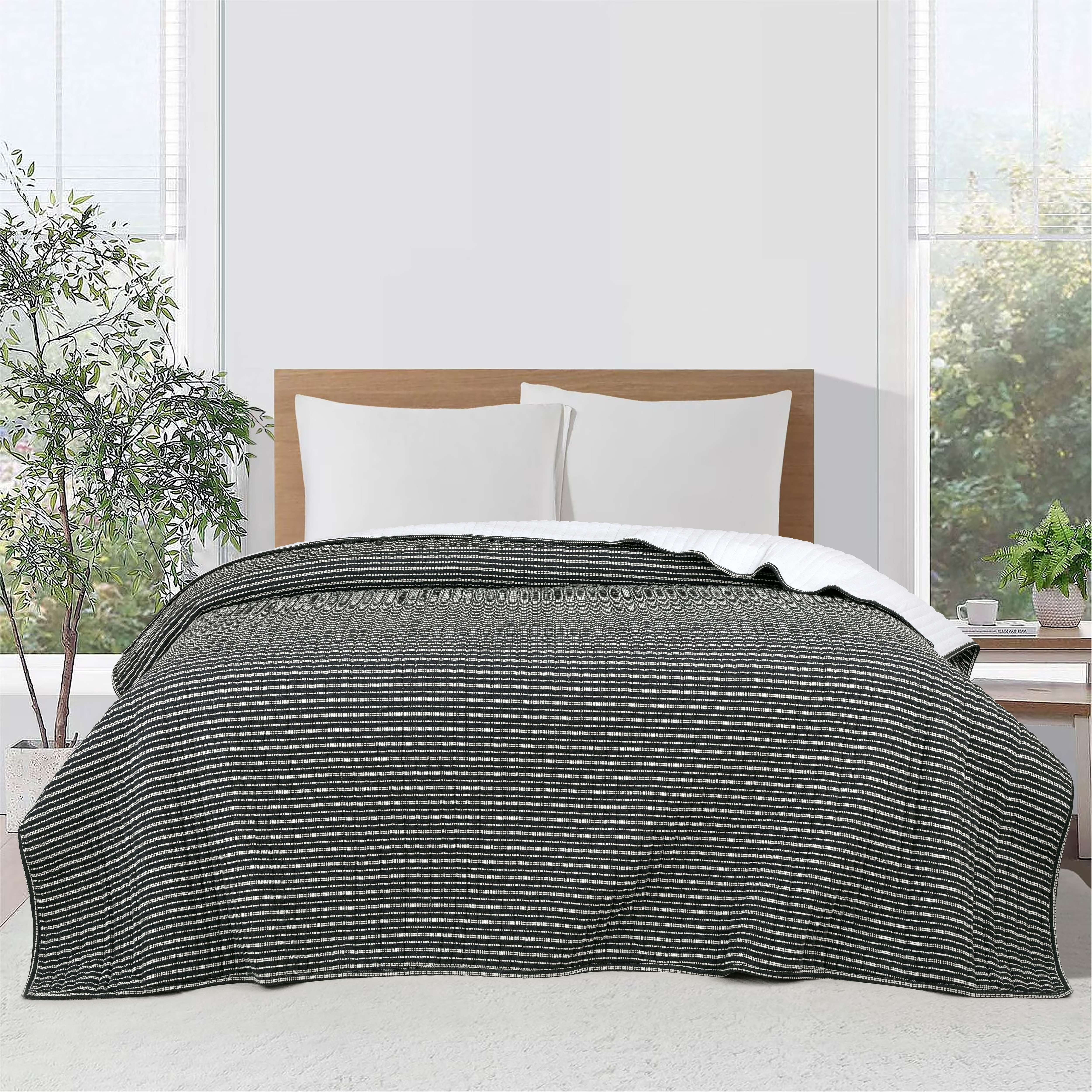 Mainstays Jersey Quilt Bedding Black Striped 60% Cotton, 40% Polyester Jersey Knitted Weave Quilts, King - Reversible, Breathable