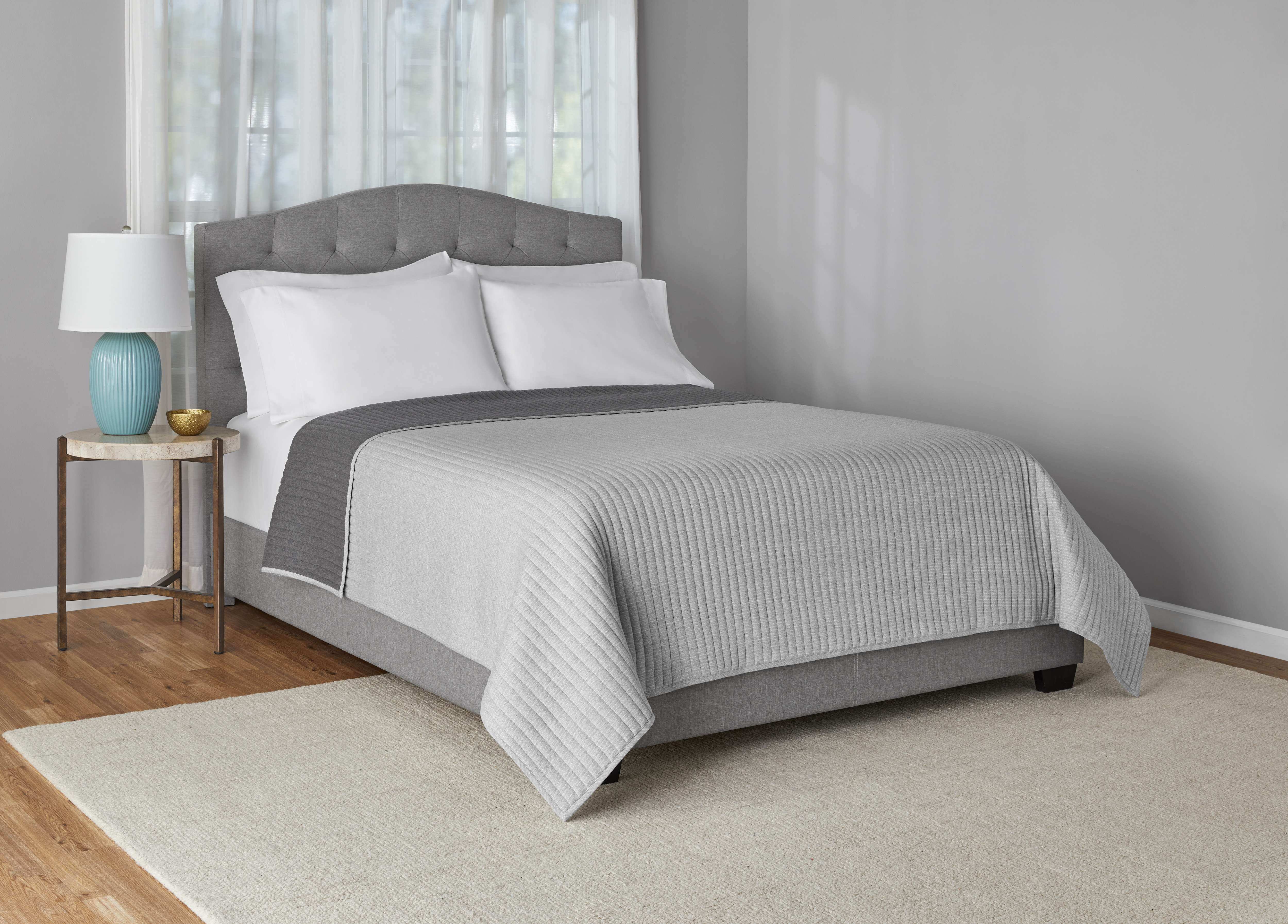 Mainstays Cotton-Rich T-Shirt Soft Jersey Quilt, Queen/Full, Reversible,Gray