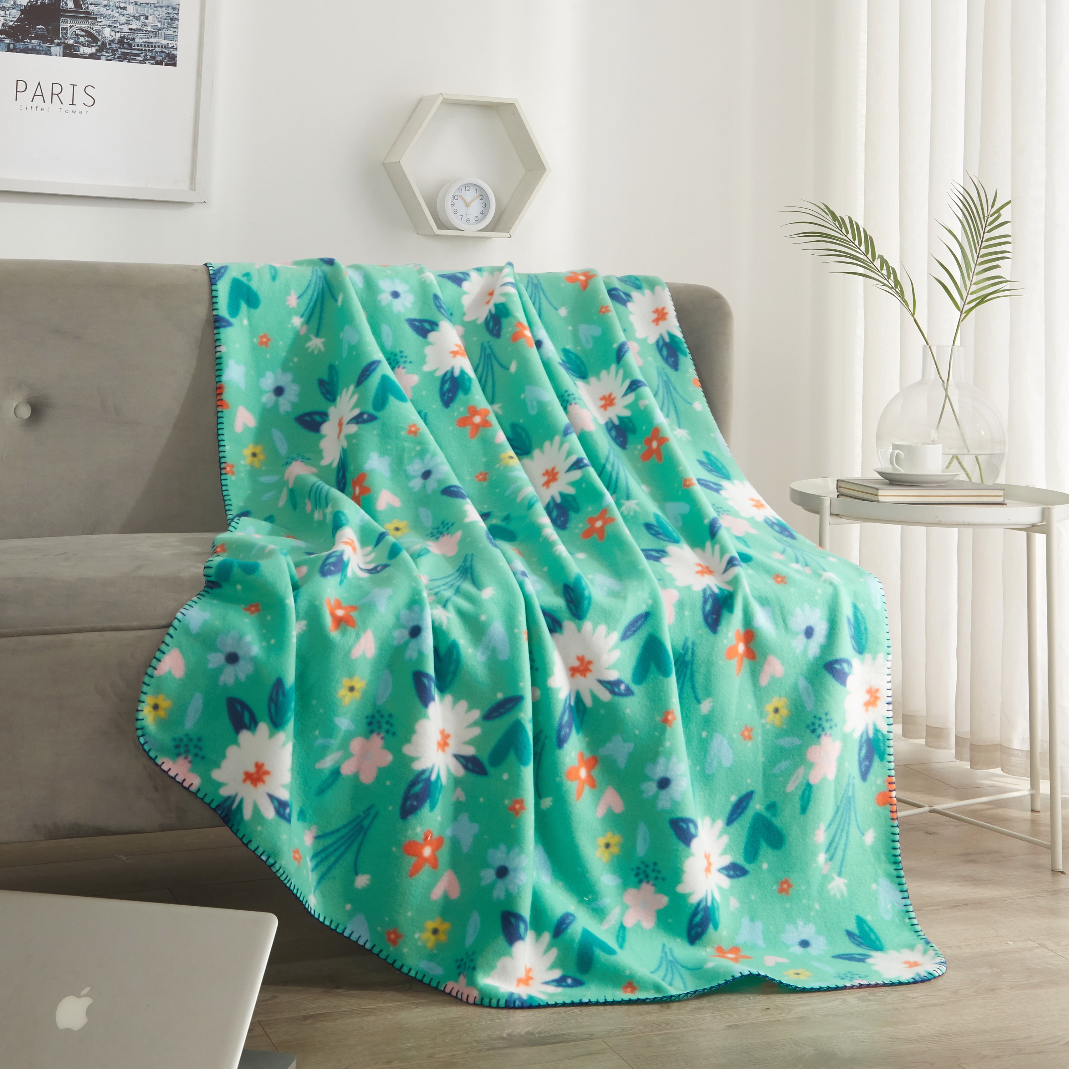 Mainstays Fleece Plush Throw Blanket, 50" x 60", Pretty Floral